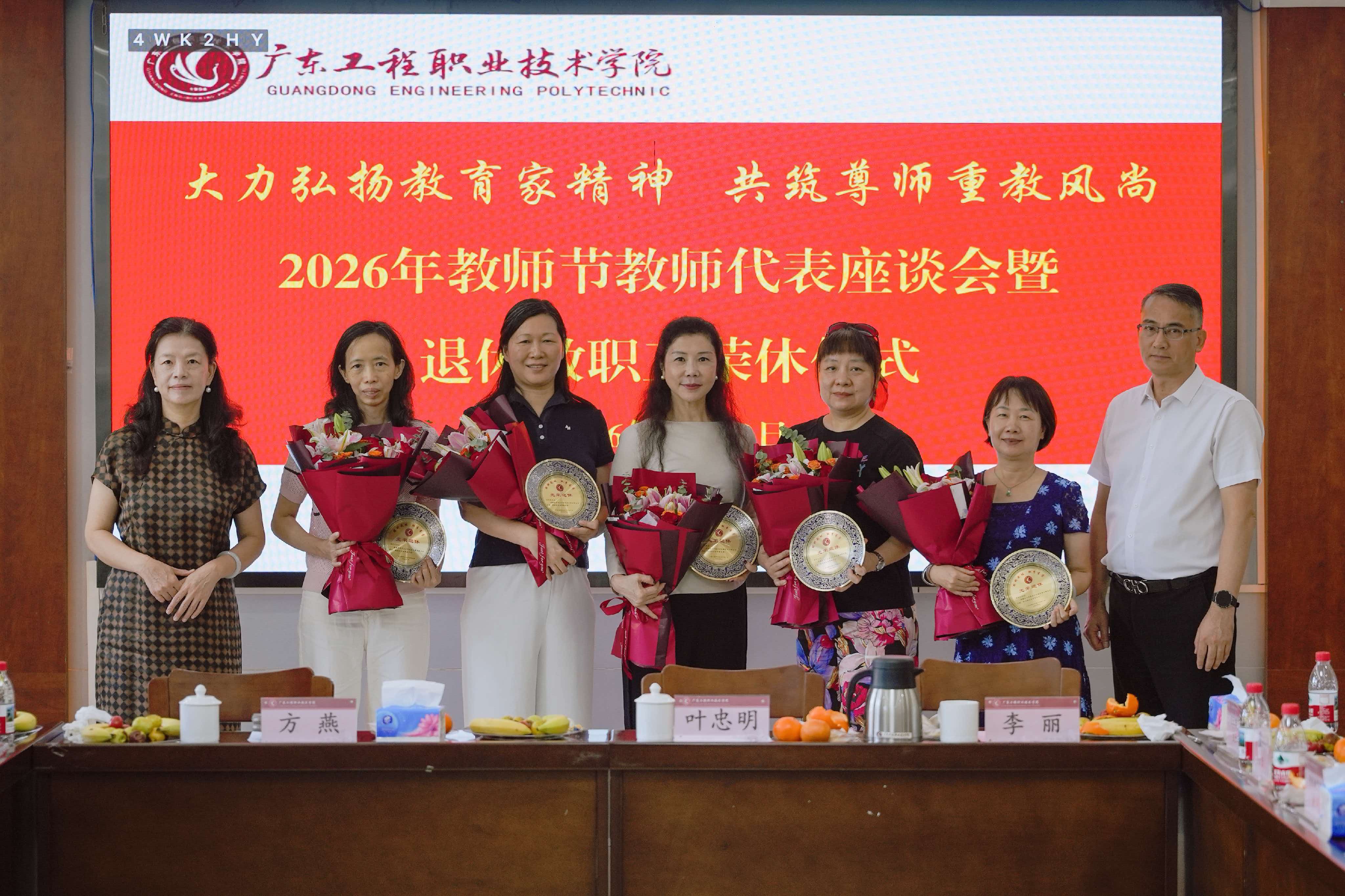 abc97a72d8c4e98ab4676abcd1b1ba6f.jpg